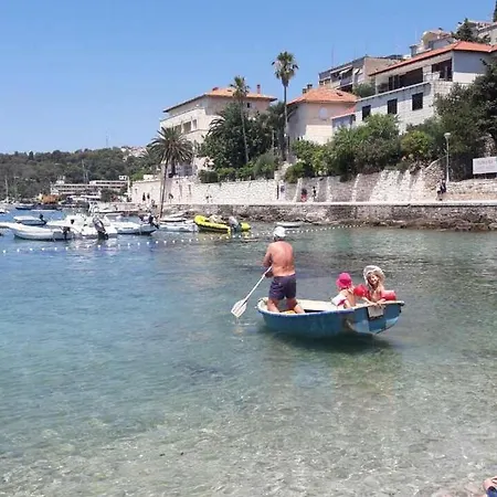 Basic * Hvar Town
