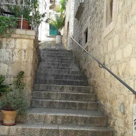 Basic * Hvar Town