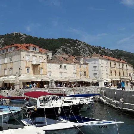 Lägenhet Basic Hvar Town