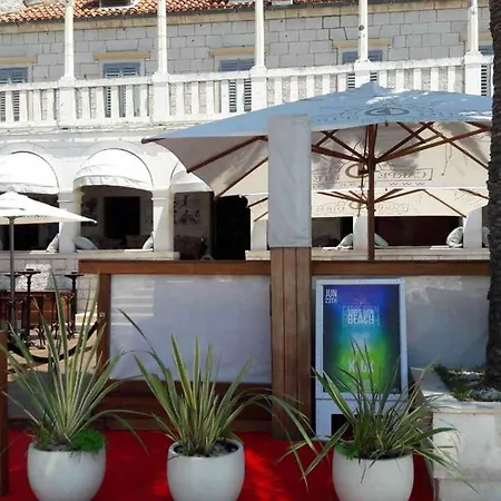 Basic Apartment Hvar Town