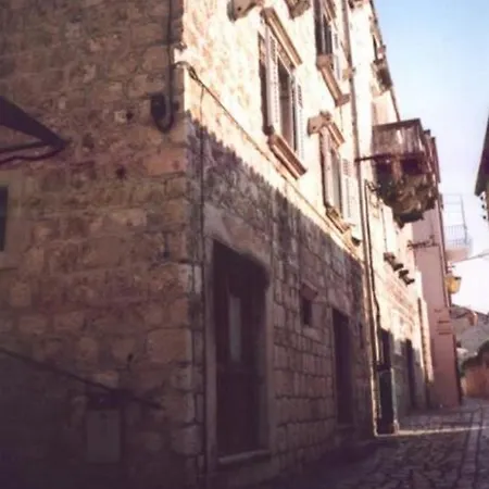 Basic Apartment Hvar Town