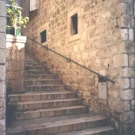 Basic Apartment *