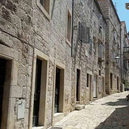 Basic * Hvar Town